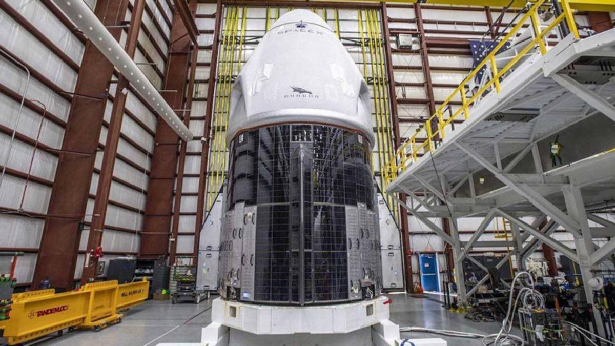 SpaceX’in Crew Dragon Resilience Uzay Aracı, Fırlatılacağı Bölgeye Taşındı