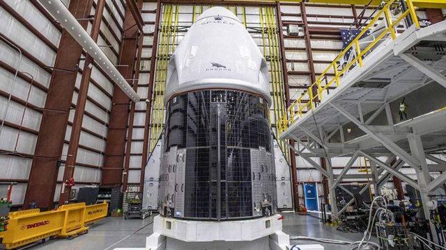 SpaceX’in Crew Dragon Resilience Uzay Aracı, Fırlatılacağı Bölgeye Taşındı