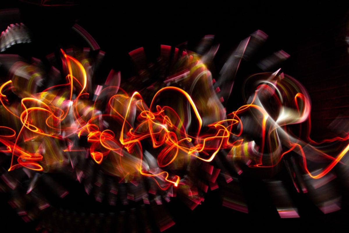 Bir Sanatçı, Işıkla Boyama Tekniğini Kullanarak Duyguların Resmini Çizdi