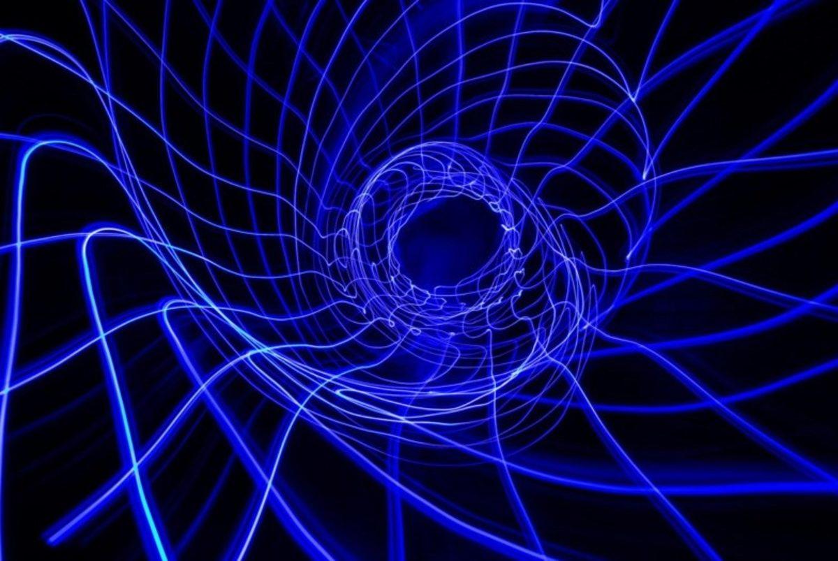 Bir Sanatçı, Işıkla Boyama Tekniğini Kullanarak Duyguların Resmini Çizdi