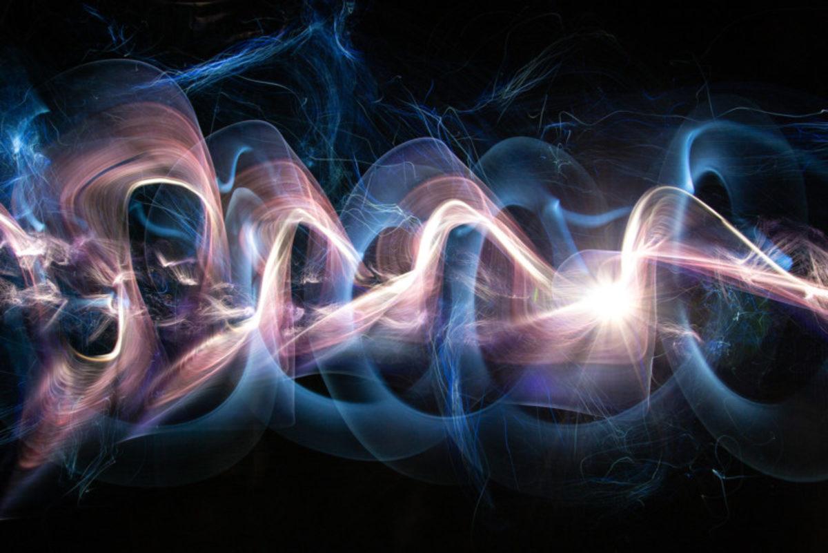 Bir Sanatçı, Işıkla Boyama Tekniğini Kullanarak Duyguların Resmini Çizdi