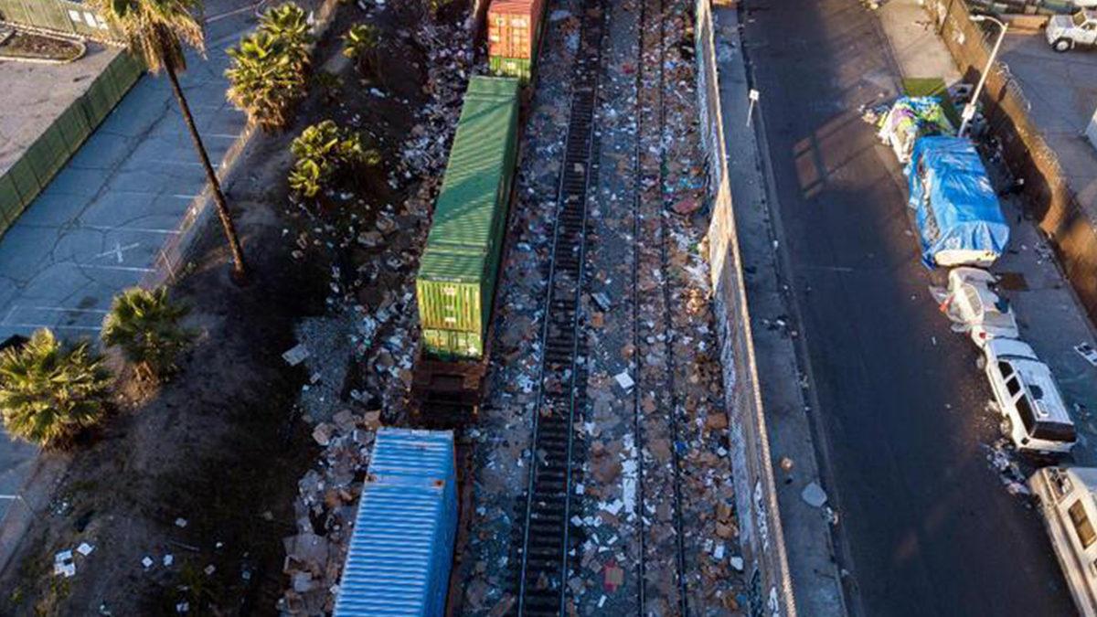 ABD’de Kaos Yaşanıyor: Amazon, FedEx ve UPS Kargolarını Taşıyan Tren Vagonları Yağmalandı