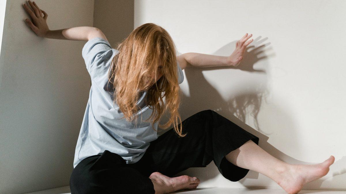 Çocukluk Travmaları Sebebiyle Asansöre Bile Binmeyen İnsanların Yaşadıkları Durum: Klostrofobi Nedir?