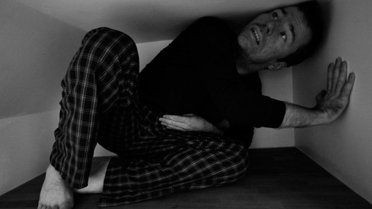 Çocukluk Travmaları Sebebiyle Asansöre Bile Binmeyen İnsanların Yaşadıkları Durum: Klostrofobi Nedir?