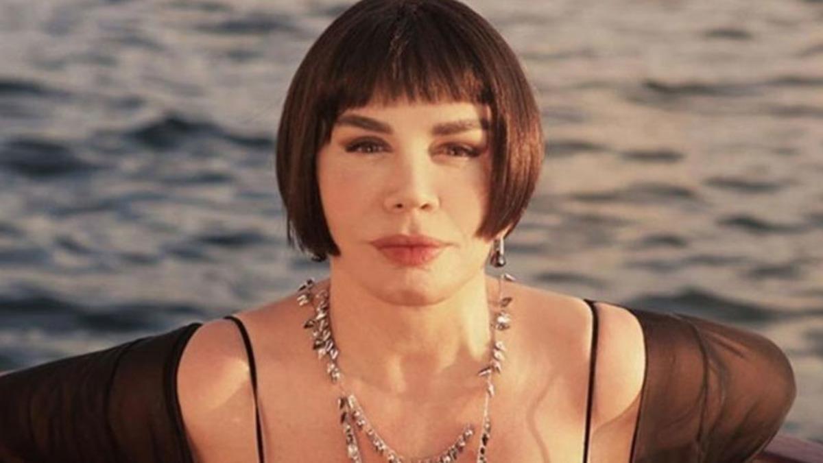 Sezen Aksu’nun Sosyal Medyayı Karıştıran Şarkı Sözleri Hakkında Suç Duyurusu