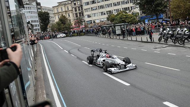 F1 Otomobilleri, Tanıtım Filmi İçin İstanbul Sokaklarına Çıktı