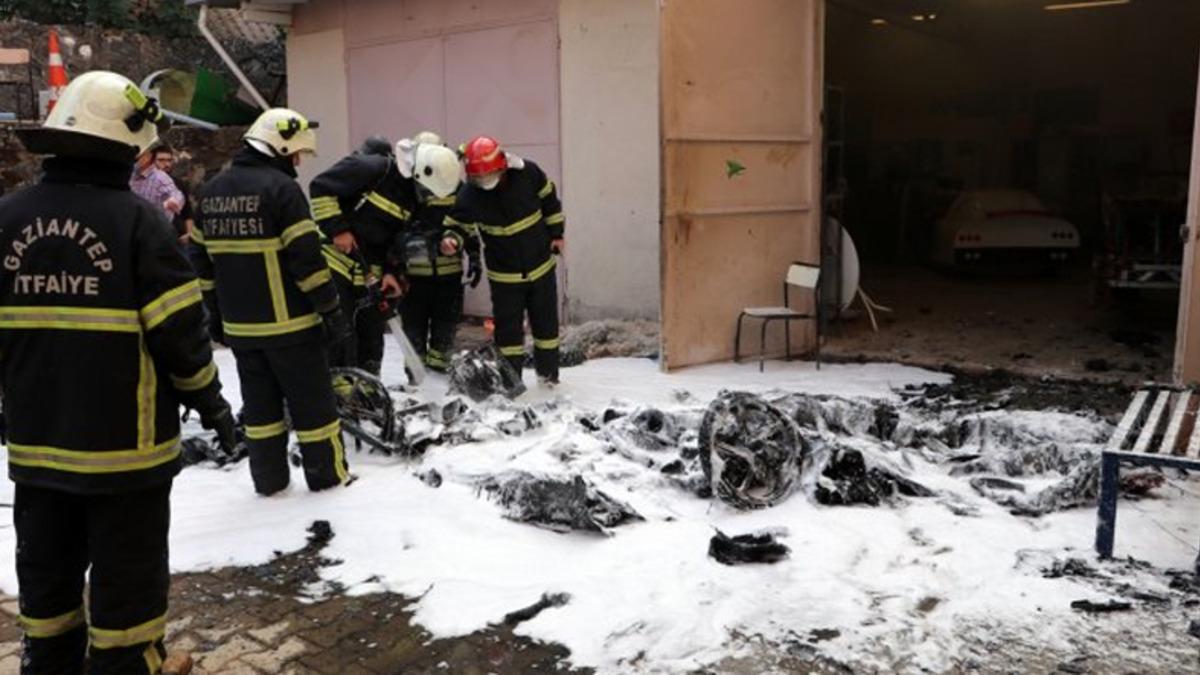 Gaziantep Üniversitesi Öğrencilerinin 2 Yılda Geliştirdiği Elektrikli Otomobil Yandı
