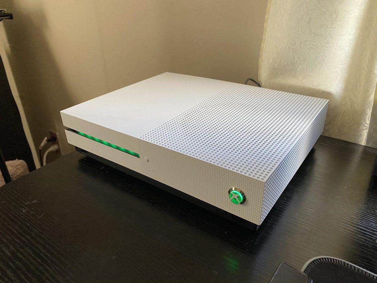 Bir Oyunsever, Xbox One S’i Oyuncu Bilgisayarına Dönüştürdü