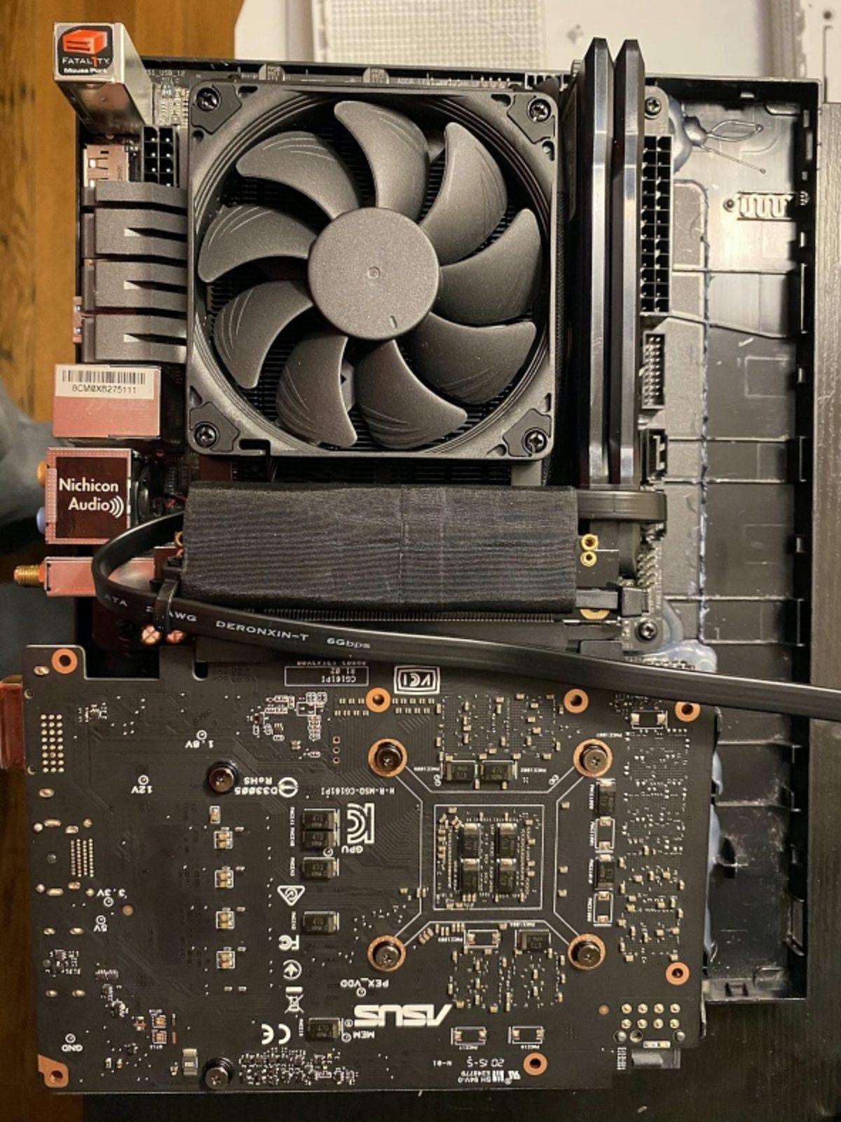 Bir Oyunsever, Xbox One S’i Oyuncu Bilgisayarına Dönüştürdü