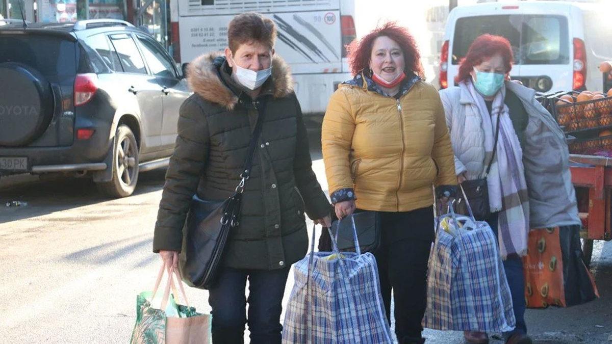 Bulgarlar, Türkiye ’Yasağına’ Saatler Kala Edirne’ye Ucuz Alışveriş Seferi Düzenledi: İşte Sinirlerinizi Zıplatacak Görüntüler [Video]