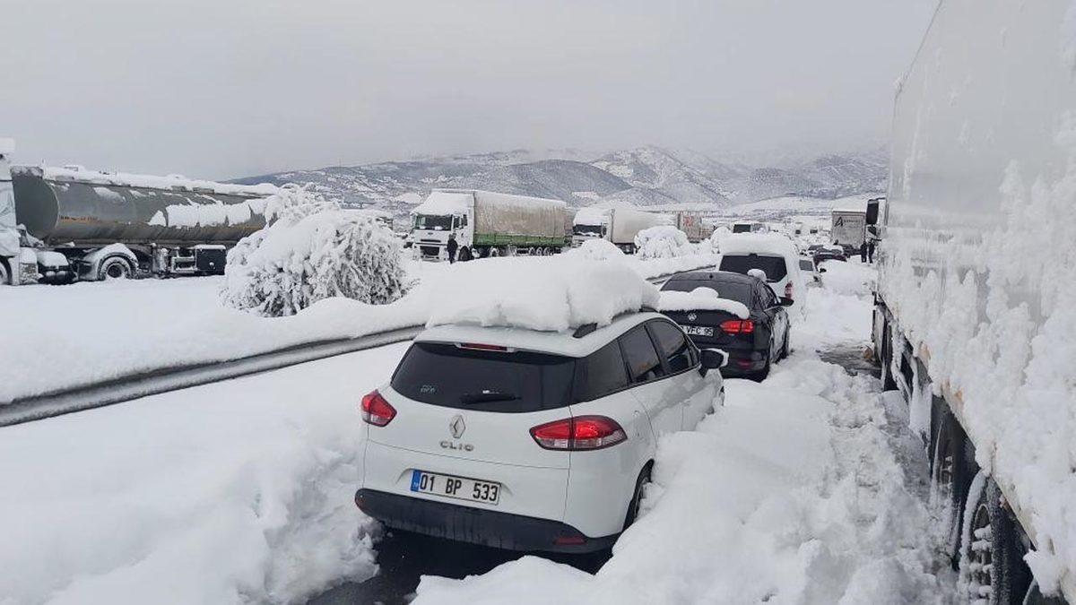 Kar Yağışı Gaziantep’te Felakete Yol Açtı: İşte Yaşananların Perde Arkası ve Mahsur Kalan Vatandaşlara Tavsiyeler