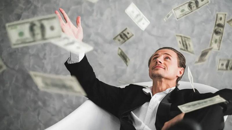 102 Milyoner ve Milyarderden Dünya Zenginlerine Açık Mektup: Zenginlere Adil Vergi Getirilmeli