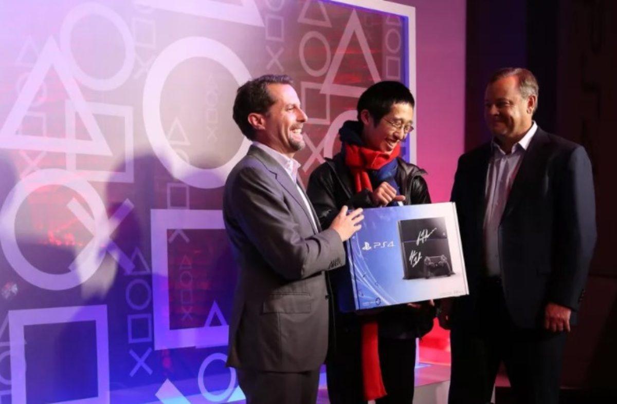 Sony, PS4 ve PS4 Pro’yu İlk Alan Müşterisine Bir Sürprizle PS5 Gönderdi