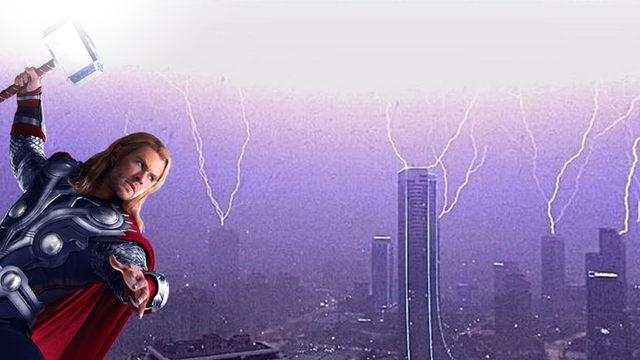 İstanbul’da Aynı Anda 8 Gökdelene Birden Yıldırım Düşen Anlar Görüntülendi: Thor Sanki Türkiye’ye Uğramış [Video]