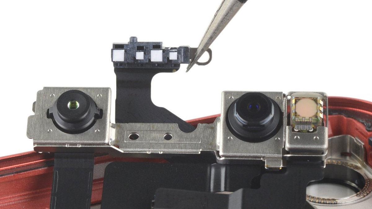 Boyutuyla Gönülleri Kazanan iPhone 12 mini Parçalarına Ayrıldı