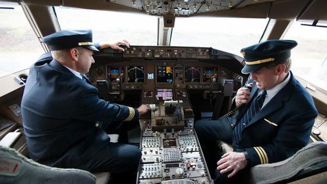 Yeni Bir Araştırmaya Göre Pilotlar, Beynin İşlevsel Bağlantılarında Eşsiz Bir Örüntü Gösteriyor