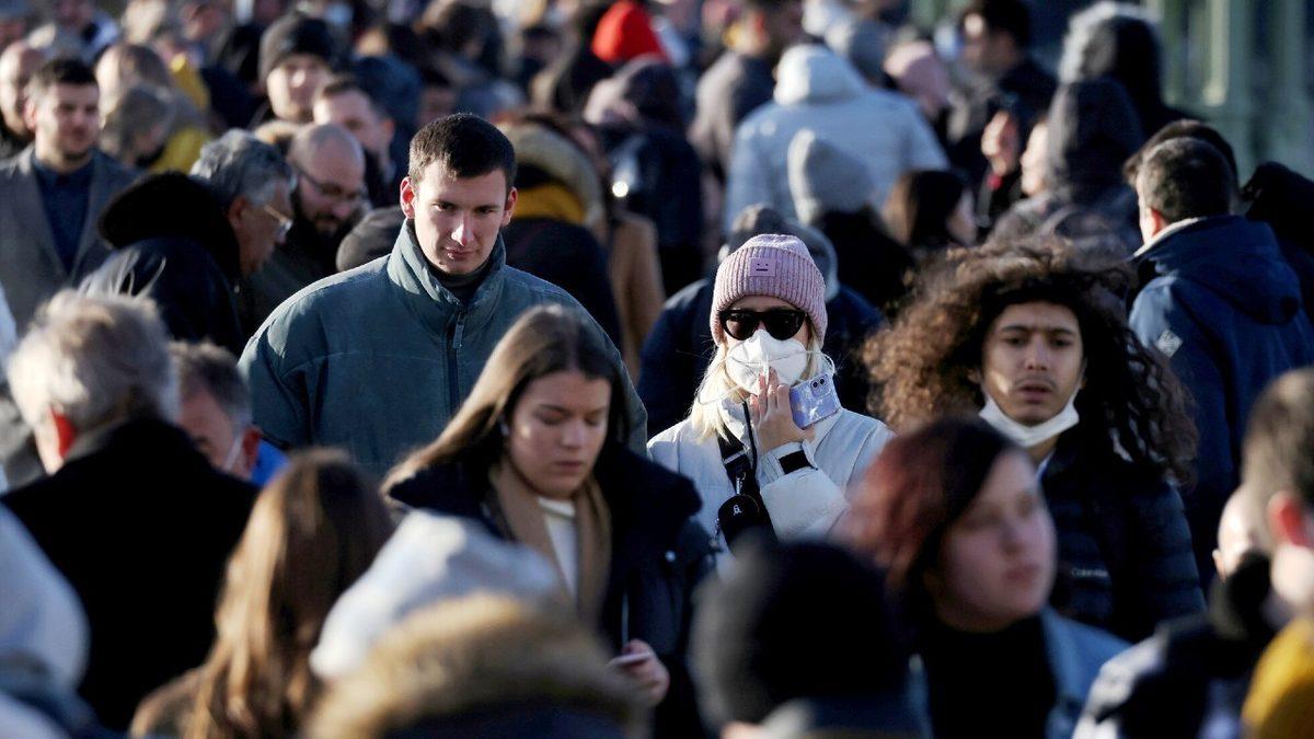 Göğüs Hastalıkları Uzmanı Profesörden Omicron Açıklaması: Pandeminin Sonunu Getirebilir