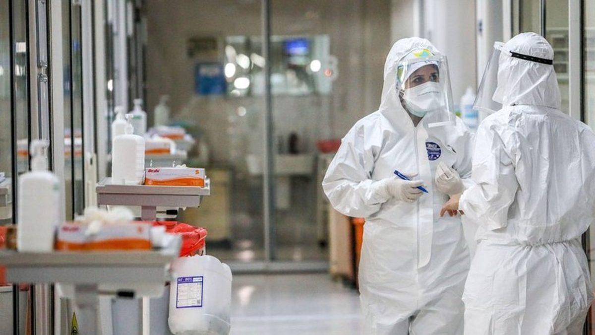 Göğüs Hastalıkları Uzmanı Profesörden Omicron Açıklaması: Pandeminin Sonunu Getirebilir