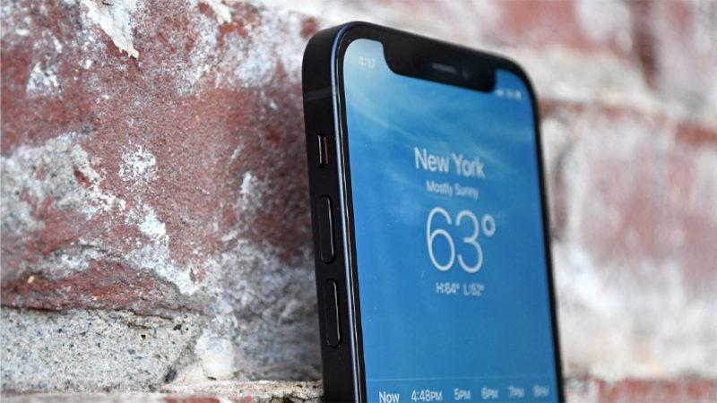 iPhone 12 mini Kullanıcıları, Kilit Ekranının Tepkisiz Kaldığını Söylüyor