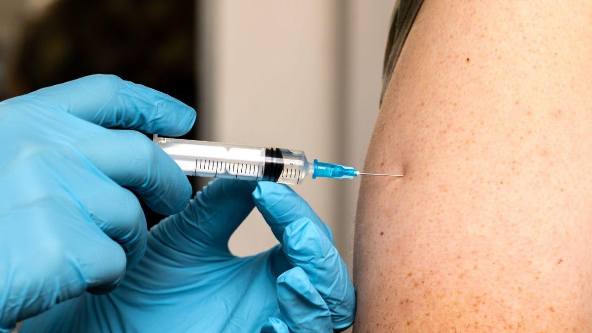 Hatırlatma Dozunun Yetişkinler Üzerindeki Etkileri Açıklandı: 65 Yaş Üstü İçin Hayati Öneme Sahip