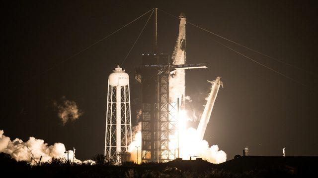 SpaceX Crew Dragon, İlk Operasyonel Uçuşu İçin 4 Astronot ile Fırlatıldı