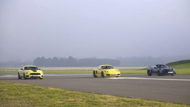 Ford Mustang Mach 1 ve Porsche Cayman GT4 ve Porsche Cayman 718 Drag Yarışında Rekabet Ediyor