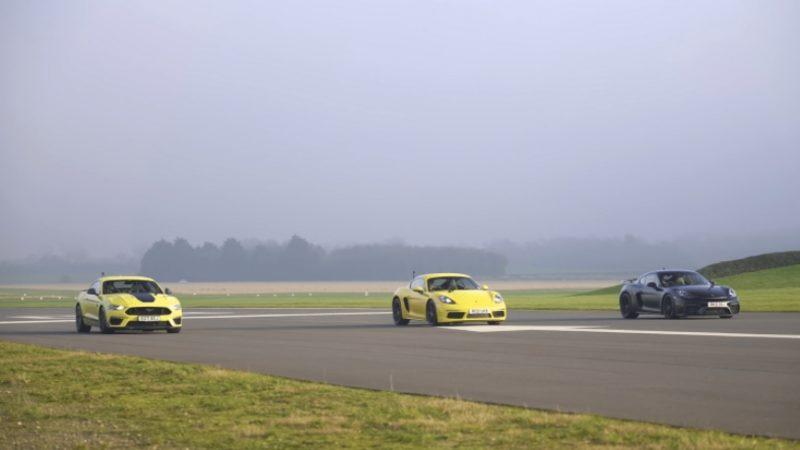 Ford Mustang Mach 1 ve Porsche Cayman GT4 ve Porsche Cayman 718 Drag Yarışında Rekabet Ediyor