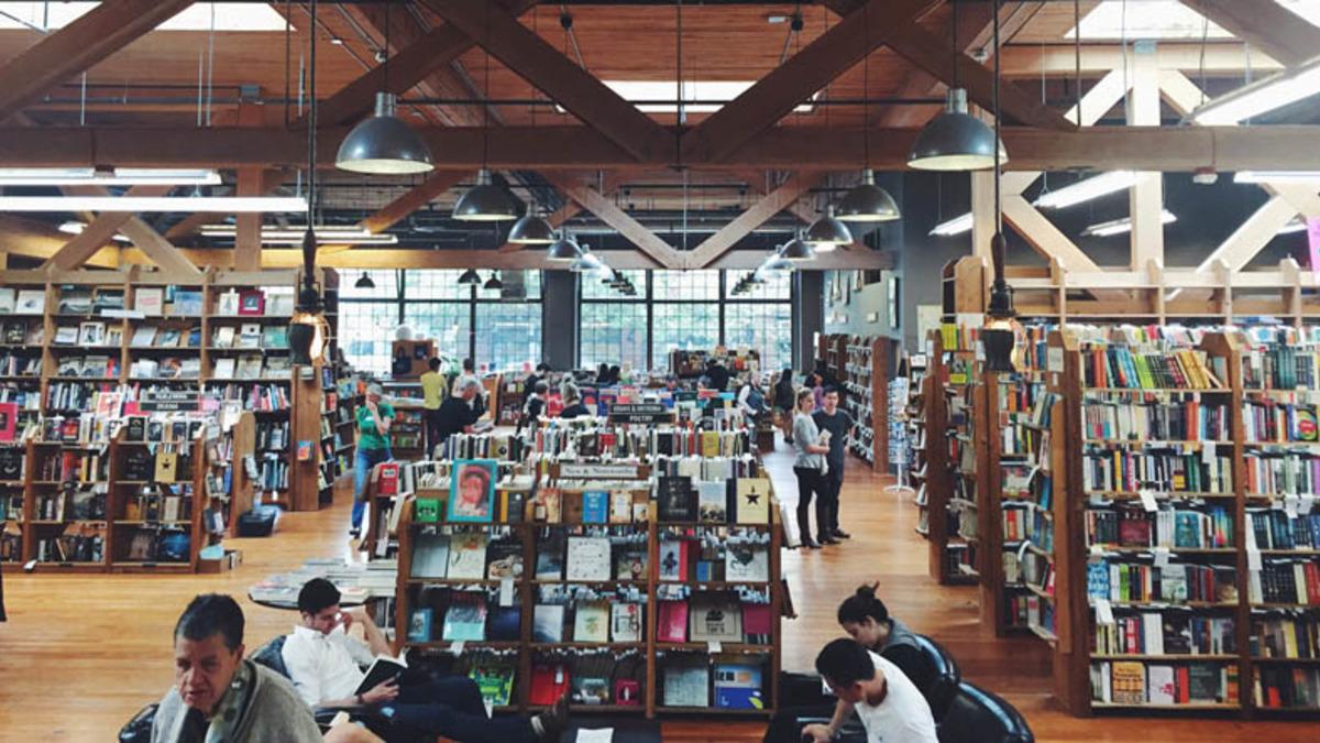 Okusak Böyle Olmazdı: Kitap Sektörü İflas Bayrağını Çekmek Üzere [Kitaplara Yüzde 30 Zam Yolda]