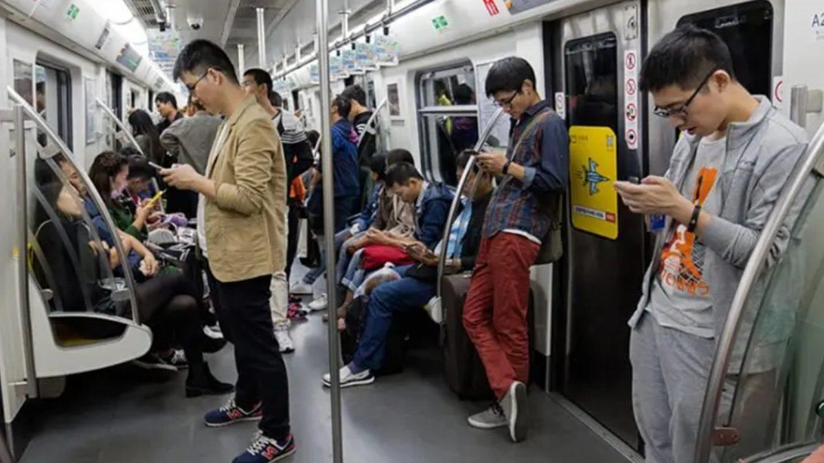 Telefon Kullanan Herkesin Dikkate Alması Gereken 19 Görgü Kuralı