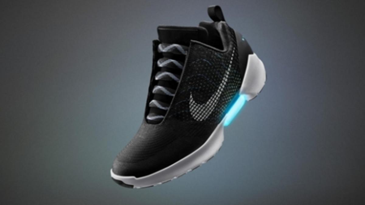 Nike’ın Kendi Kendine Bağlanan Ayakkabısı HyperAdapt 1.0 Satışa Çıkıyor