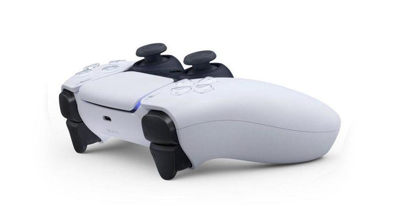 PS5 Oyun Kolu DualSense’te Şimdi de Can Sıkıcı Bir Şarj Hatası Ortaya Çıktı