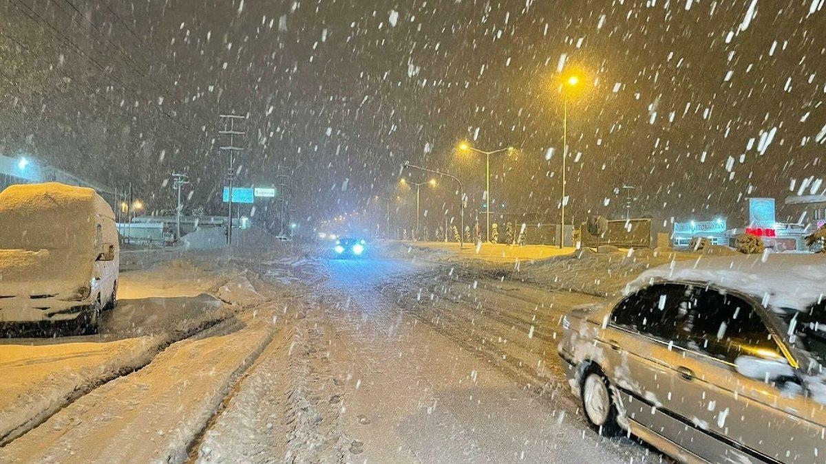 Ulaştırma ve Altyapı Bakanı, Türkiye’de Ulaşımı Felç Eden Kar Yağışının Etkilerinin Ne Kadar Süreceğini Açıkladı