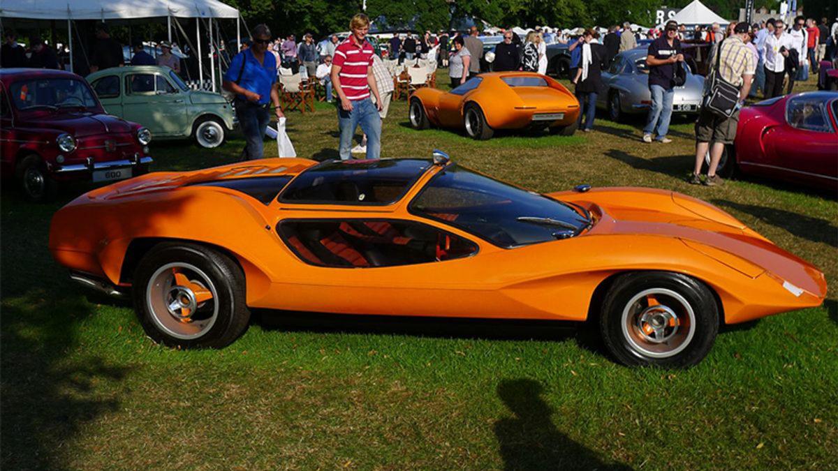 Filmlerde Görülen Gelmiş Geçmiş En Tuhaf Tasarıma Sahip 10 Araba