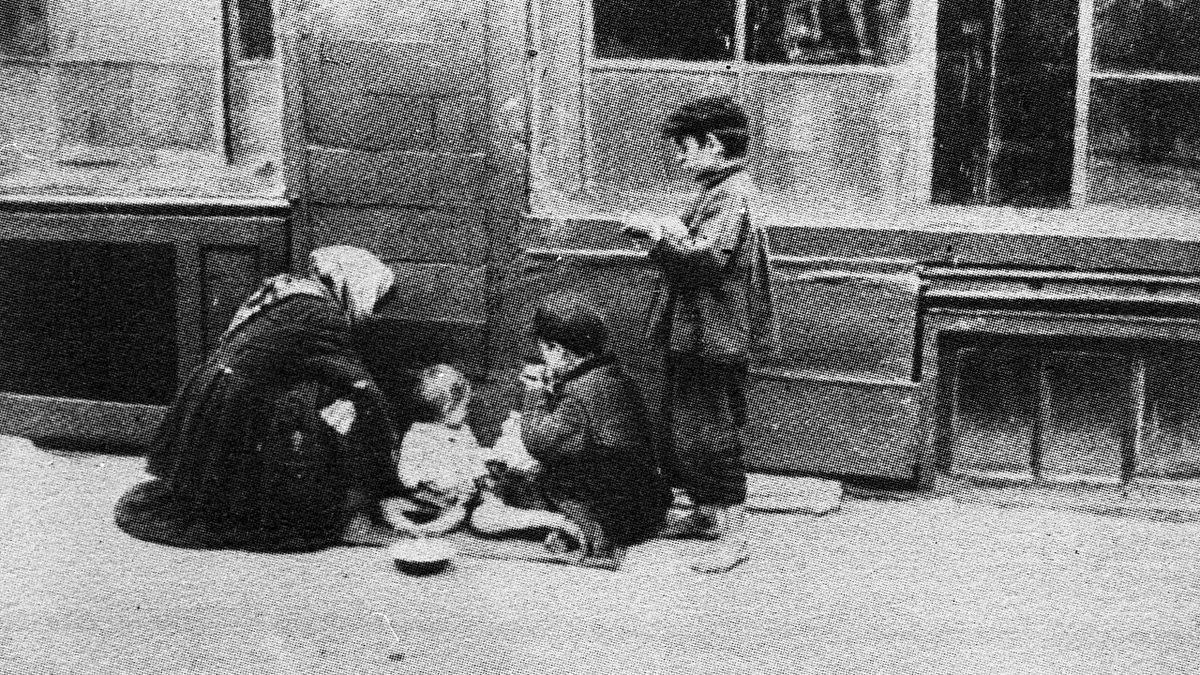 Sovyet Lider Stalin’in Ukrayna’da 10 Milyon İnsanın Yaşamına Mâl Olan Cani Projesi: Holodomor Soykırımı (18+)