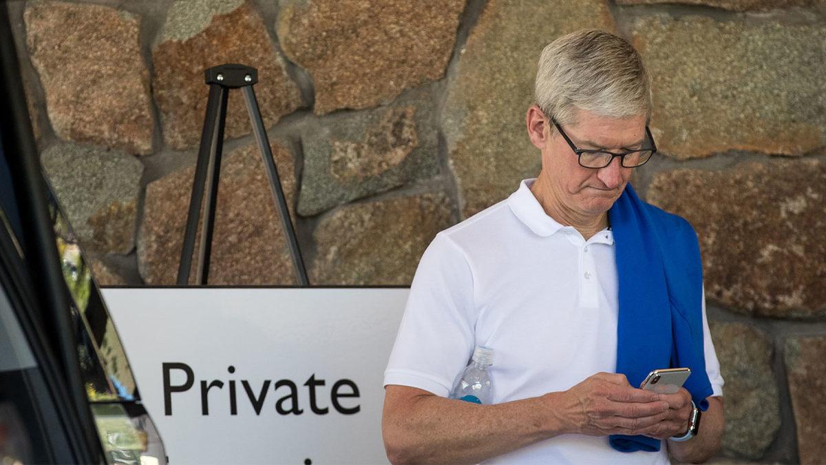 Apple CEO’su Tim Cook’un Silahlı Bir Sapık Tarafından Takip Edildiği Ortaya Çıktı