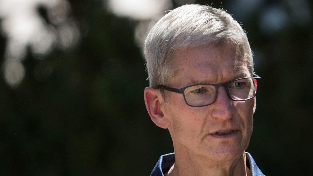 Apple CEO’su Tim Cook’un Silahlı Bir Sapık Tarafından Takip Edildiği Ortaya Çıktı