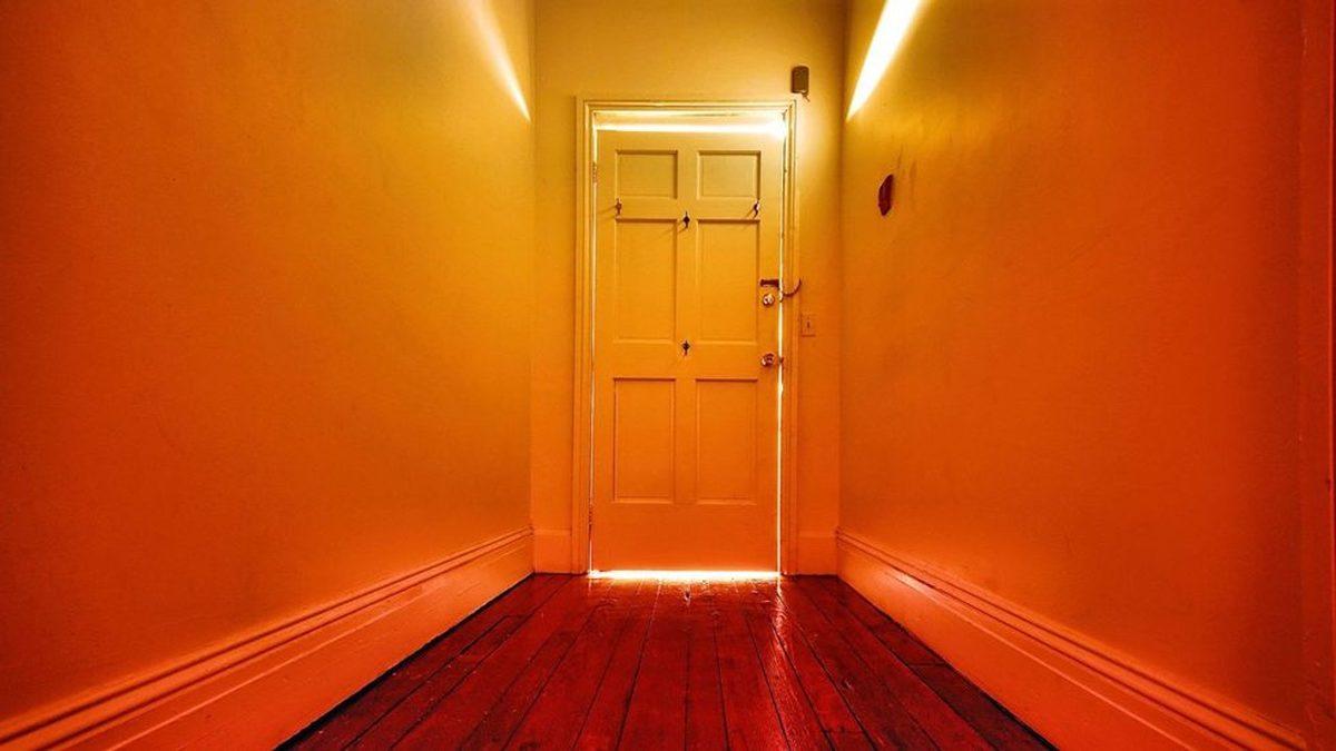 Evdeki Başka Bir Odaya Geçer Geçmez Yapacağımız Şeyi Unutmanın Ardındaki Enteresan Nedenler