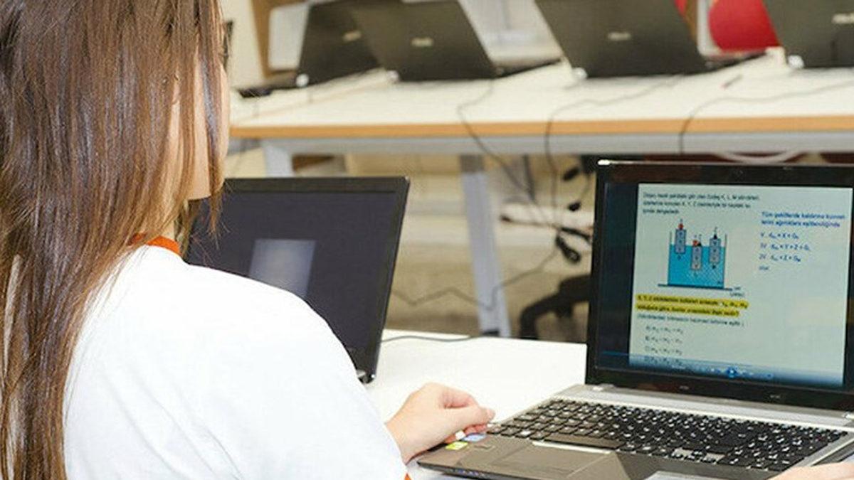 MEB, Yüz Yüze Eğitime Ara Verilmesine İlişkin Genelgeyi 81 İle Gönderdi