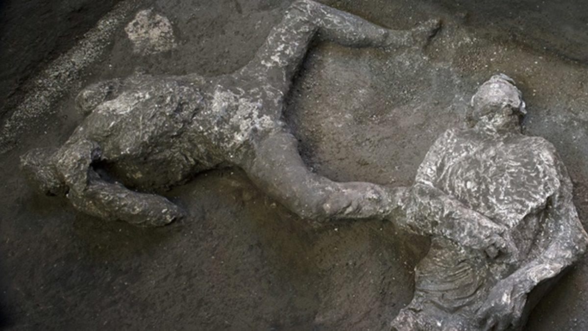Pompeii Harabelerinde İyi Korunmuş 2000 Yıllık 2 İnsan Bedeni Bulundu