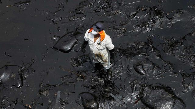 Volkanik Patlama Sonrası Petrol Sızıntısı Yaşanan Peru’da Durum Ciddileşiyor: Milyonlarca Canlının Hayatı Tehlikede