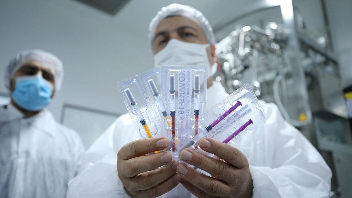 Fahrettin Koca, Koronavirüs Aşısının Ücretsiz Olup Olmayacağına Dair Soruyu Yanıtladı