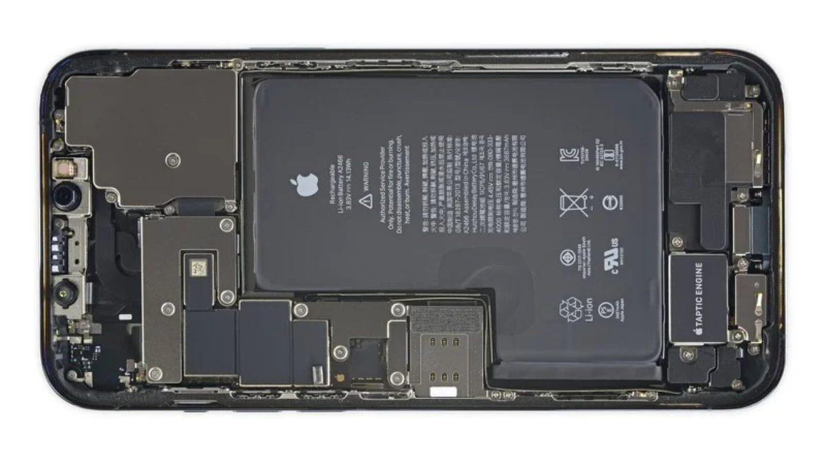 iPhone 12 Pro Max Parçalarına Ayrıldı: Telefonun Tamir Edilebilirlik Puanı Açıklandı