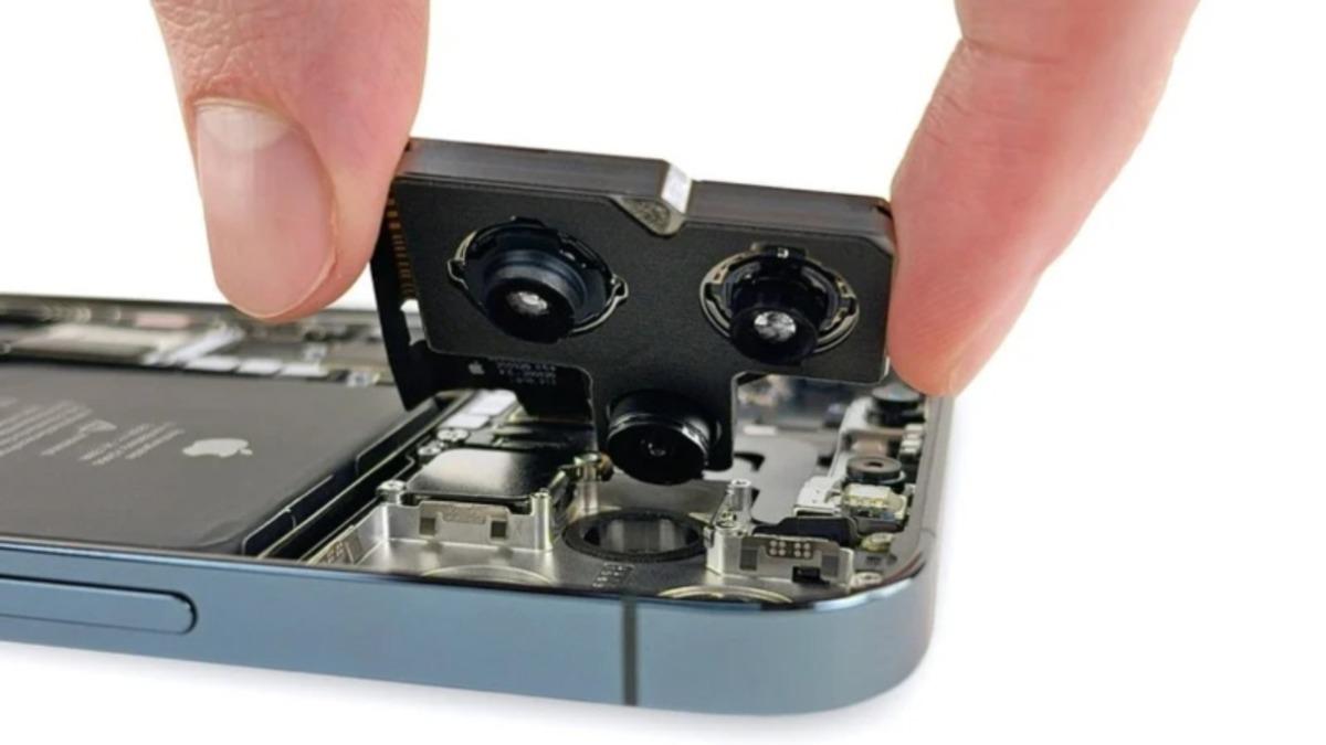 iPhone 12 Pro Max Parçalarına Ayrıldı: Telefonun Tamir Edilebilirlik Puanı Açıklandı