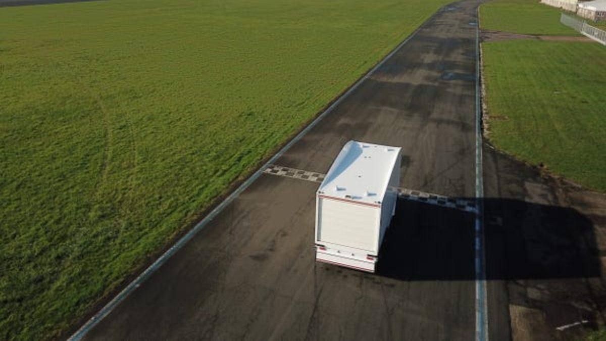 İsveçli bir Girişim, Otonom Yük Araçlarını Tanıttı