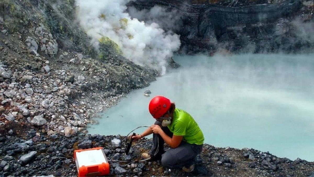 Kosta Rika’da, İçinde Birçok Bakteri Barındıran ’Zehirli Göl’ Mars Hakkında Sırlar Barındırıyor Olabilir