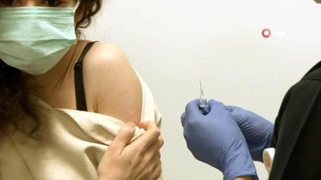 Çin’den Gelen Koronavirüs Aşısı İçin Gönüllü Olanlar Aşı Olmaya Başladı: İşte İlk Görüntüler