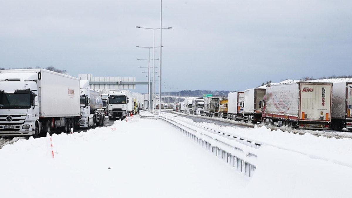 Sürücülerin 18 Saate Yakın Mahsur Kaldığı 
