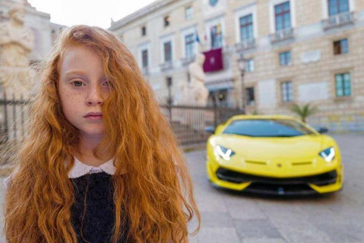 Lamborghini, Kız Çocuklarının Model Olduğu Reklamını Gelen Tepkiler Üzerine Geri Çekti