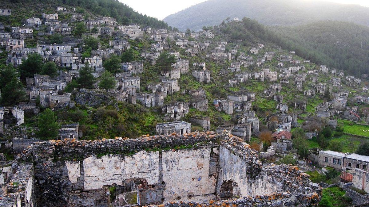 Türkiye’de Tek Başına Gezmenin Yürek İstediği 13 Terk Edilmiş Mekan