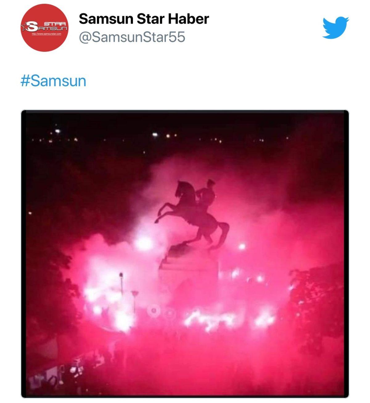 Samsun’da Saldırı Düzenlenen Atatürk Anıtı Sosyal Medyanın Gündeminde: Anıtın Etrafında Yüzlerce Kişi Nöbet Tutuyor